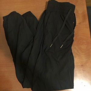 LuLu Lemon athletic pants-crop length